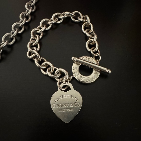 *SOLD* Authentic Tiffany & Co. Heart Toggle Set - Picture 6 of 9